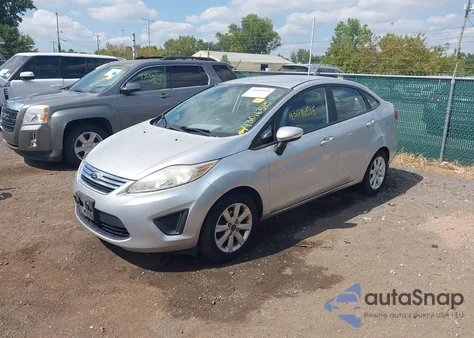 2013 Ford Fiesta Se z USA, uszkodzony, nr VIN 3FADP4BJ0DM153223